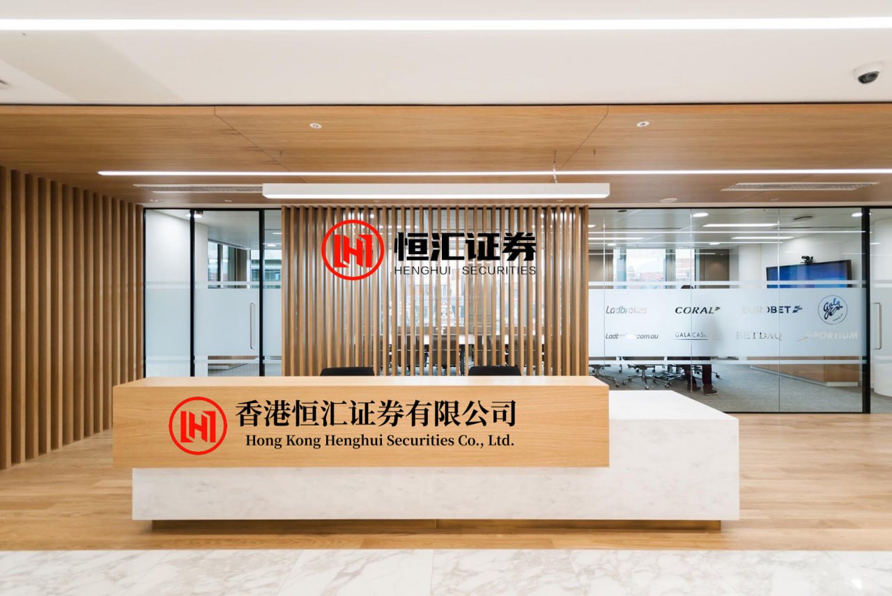 沪深投 闵行银都路一小区发生火灾，幸无伤亡